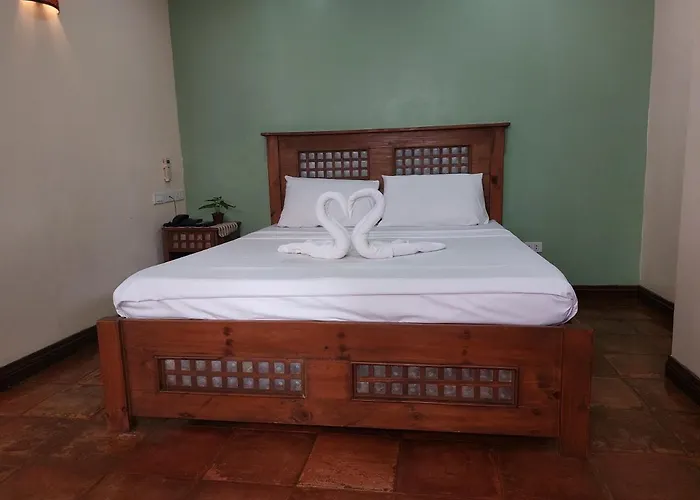 Hotel Makabata & Cafe