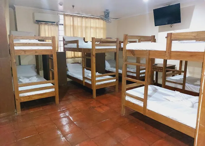 Hotel Makabata & Cafe Manila