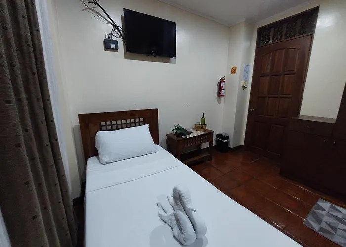 Hotel Makabata & Cafe Manila