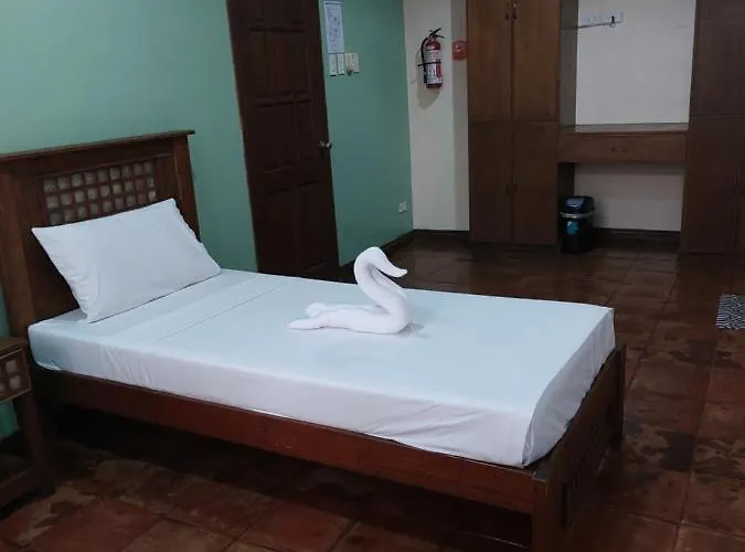 Makabata & Cafe Hotel Manila