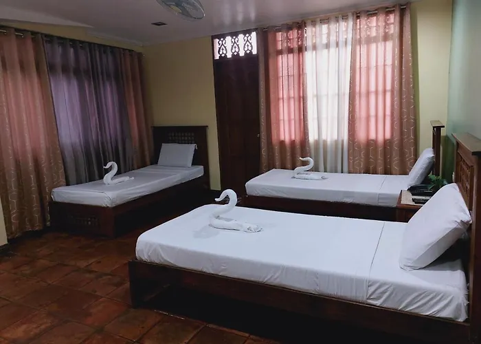 Hotel Makabata & Cafe 3*