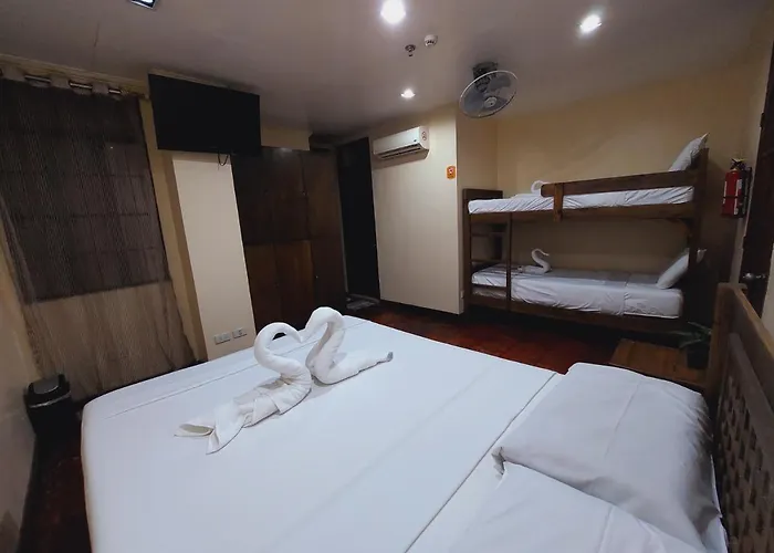 Hotel Makabata & Cafe 3*