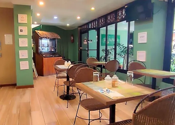 Hotel Makabata & Cafe Manila